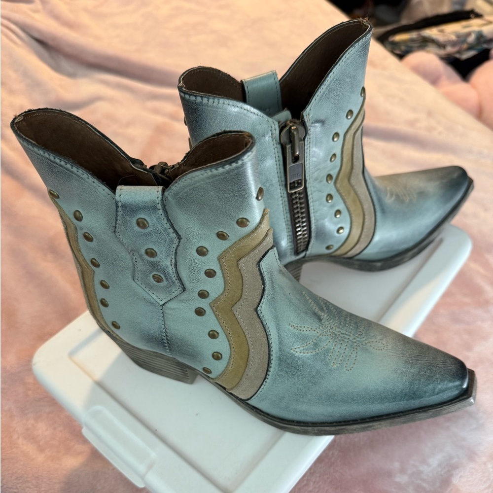 Aqua Leather Western Ankle Boots with Suede Chevron Accent